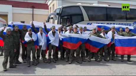 "Pobedićemo sigurno": Šta su poručili ruski vojnici nakon puštanja iz zarobljeništva