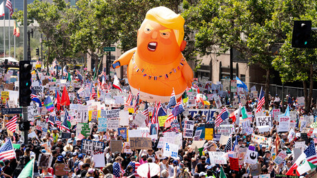 Хиљаде људи широм САД на протестима против Доналда Трампа