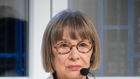 Наташа Кандић у клинчу са студентима: Засметало јој окупљање на Видовдан