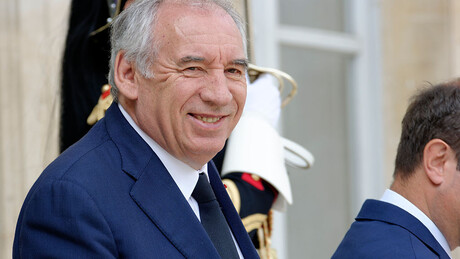 Francuski premijer će preživeti glasanje o (ne)poverenju uz pomoć Marin Le Pen