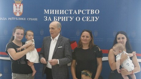 Još 108 porodica dobilo kuće na selu: "Ovo je program koji menja živote"