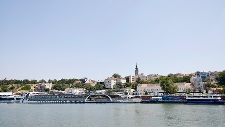 Kratkoročno olakšanje: Temperatura u padu, popodne povremeni pljuskovi i jak vetar