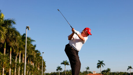 Senator tvrdi: Tramp na golf terenu "odlučio" da je vreme za nove sankcije Rusiji