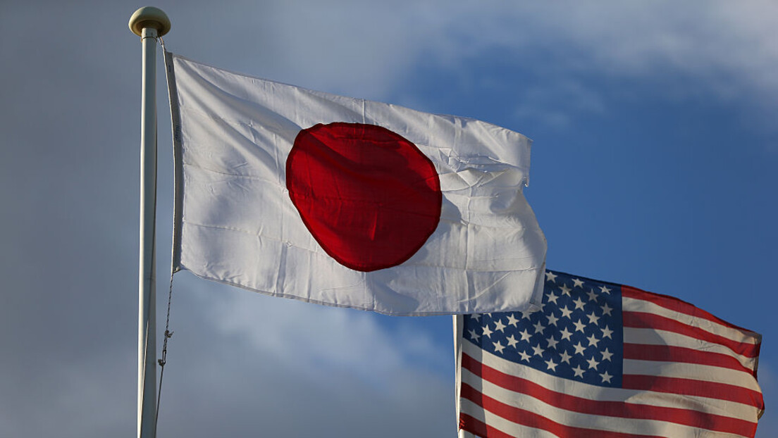 Tramp preti Japanu carinama od 35 odsto