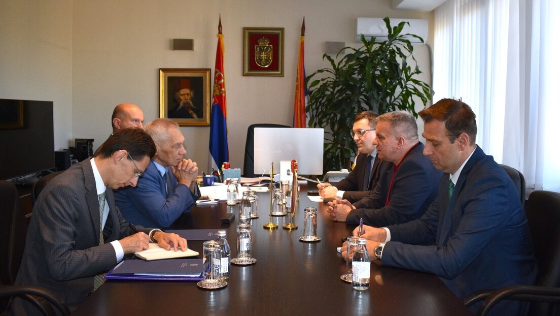 Razgovarali Bocan-Harčenko i ministar prosvete: Saradnja na polju obrazovanja