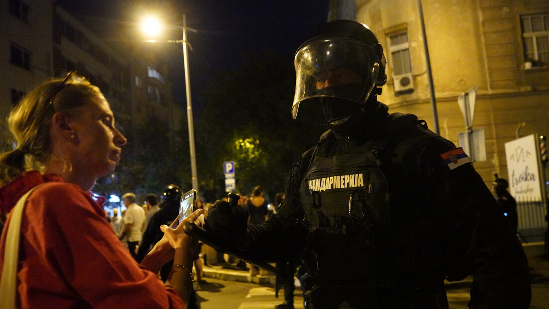 MUP: Policija nije ušla u prostorije Pravnog fakulteta, privedene 23 osobe