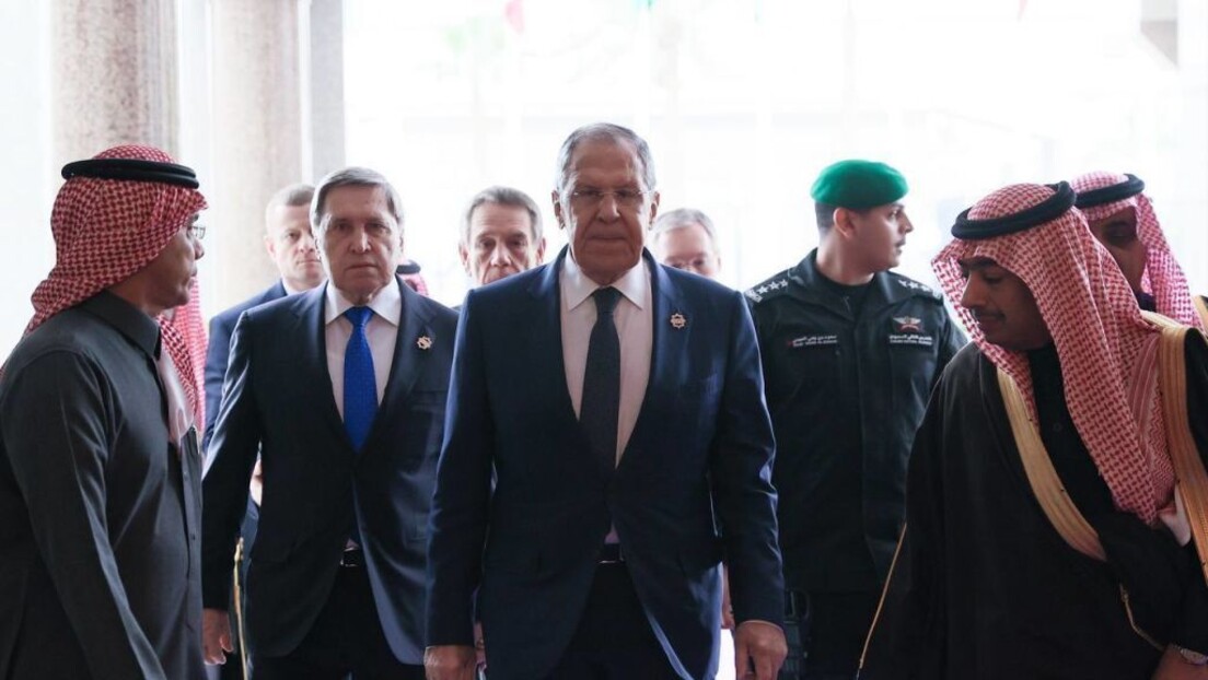 Lavrov: Rusija neće prihvatiti rešenje ukrajinske krize bez bezbednosnih garancija