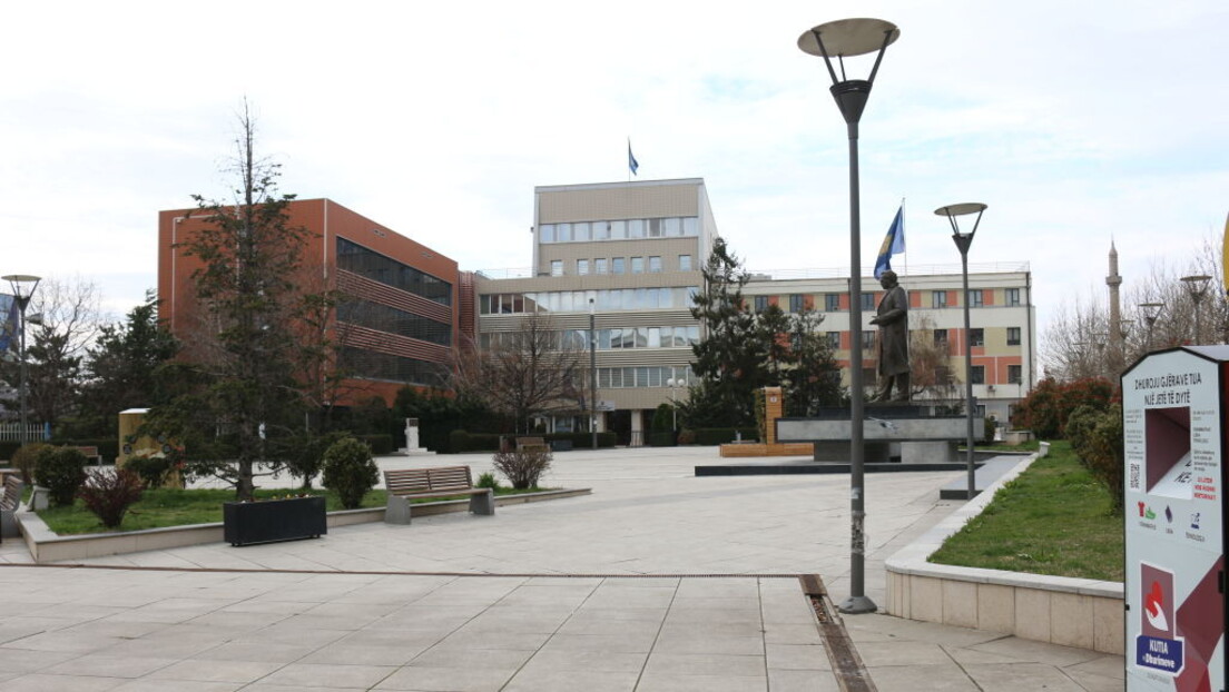 Skupština u Prištini evakuisana zbog pretnje o postavljenoj bombi