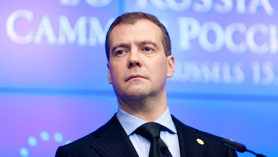 "Amerikanac se ponovo ljulja": Medvedev objavio kako će Rusija reagovati na politiku SAD