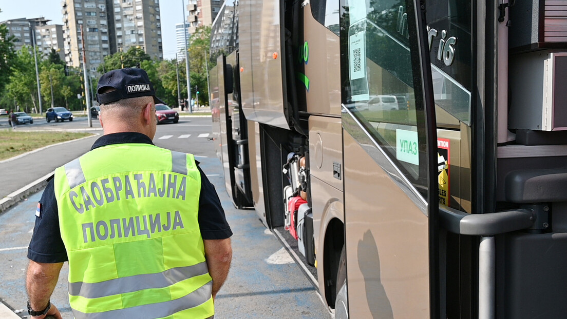 Decu voze u (ne)ispravnim autobusima: MUP upozorava na kršenje pravila
