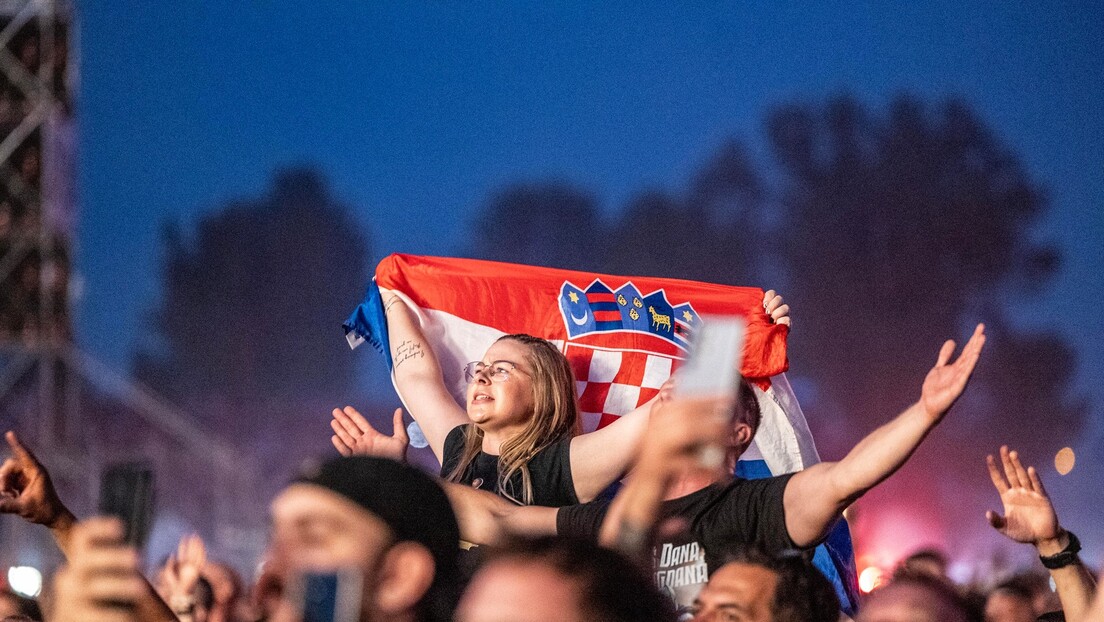 Brisel okreće glavu od ustaštva u Hrvatskoj: "Nije na nama da komentarišemo Tompsona"