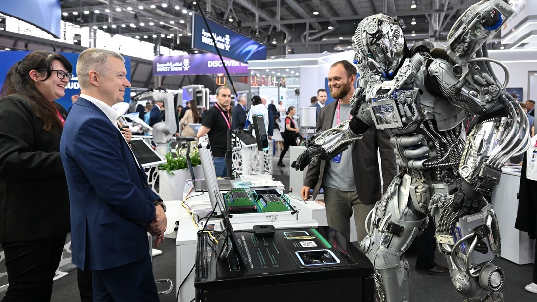 Roboti, roboti i još malo robota: Tehnološki sajam u Jekaterinburgu otkriva budućnost