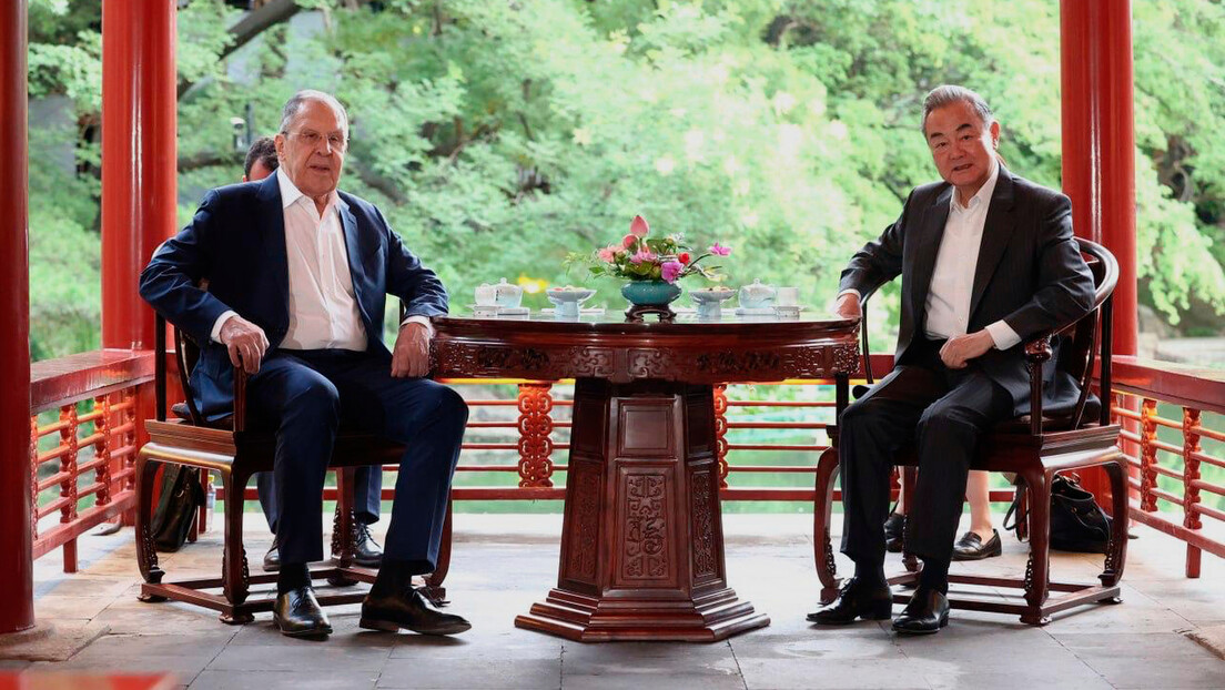 Lavrov i Vang Ji razgovarali o ukrajinskoj krizi: Dotakli se i drugih "vrućih tema"