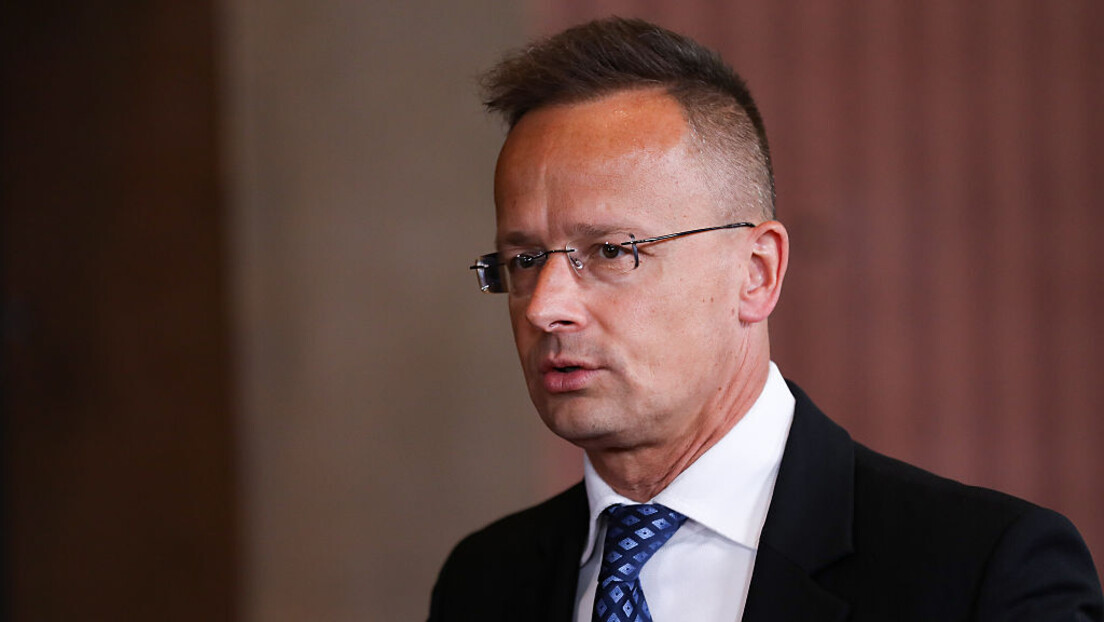 Sijarto: Mađarski novac, oružje i vojnici neće ići u Ukrajinu