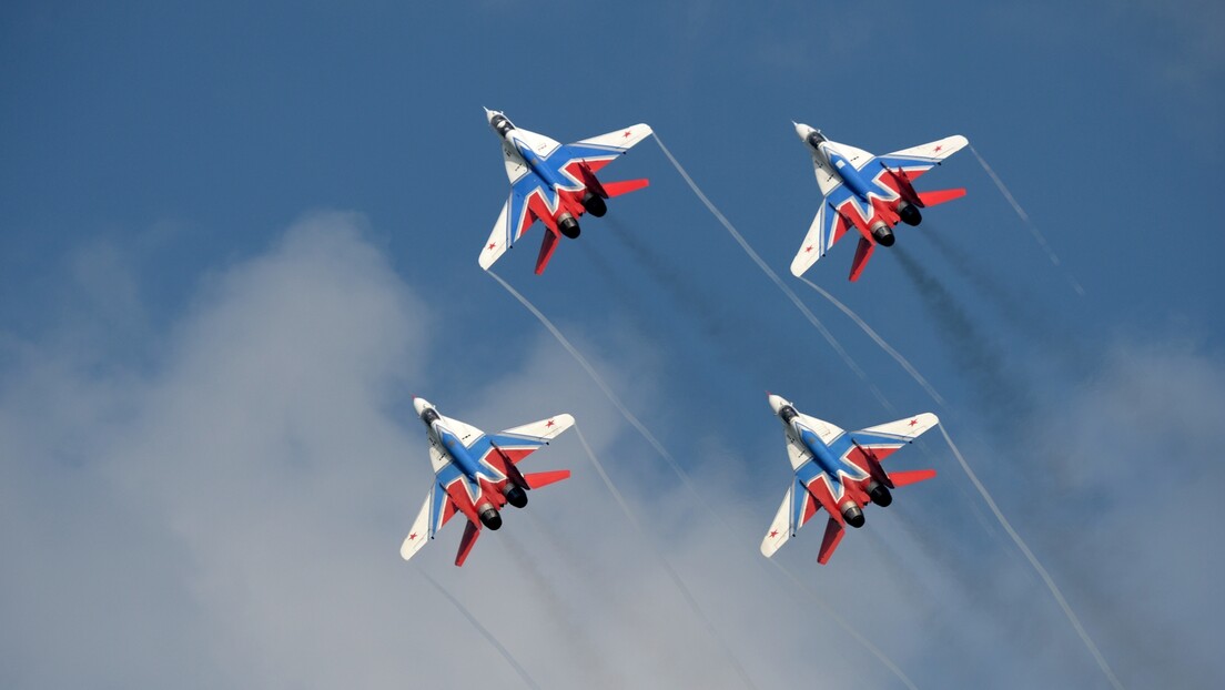 Spektakl na nebu iznad Perma: Više od 42 hiljade gledalaca na aero festivalu (VIDEO)