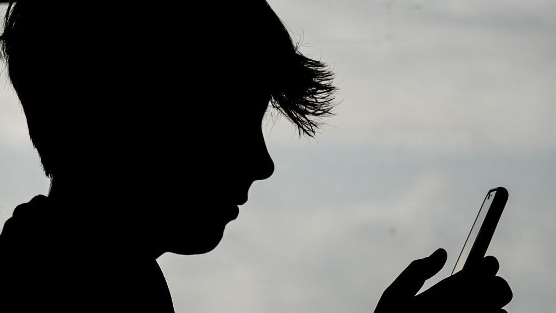 Britanski portal otkriva: Kako "autentične" influensere plaća Forin ofis