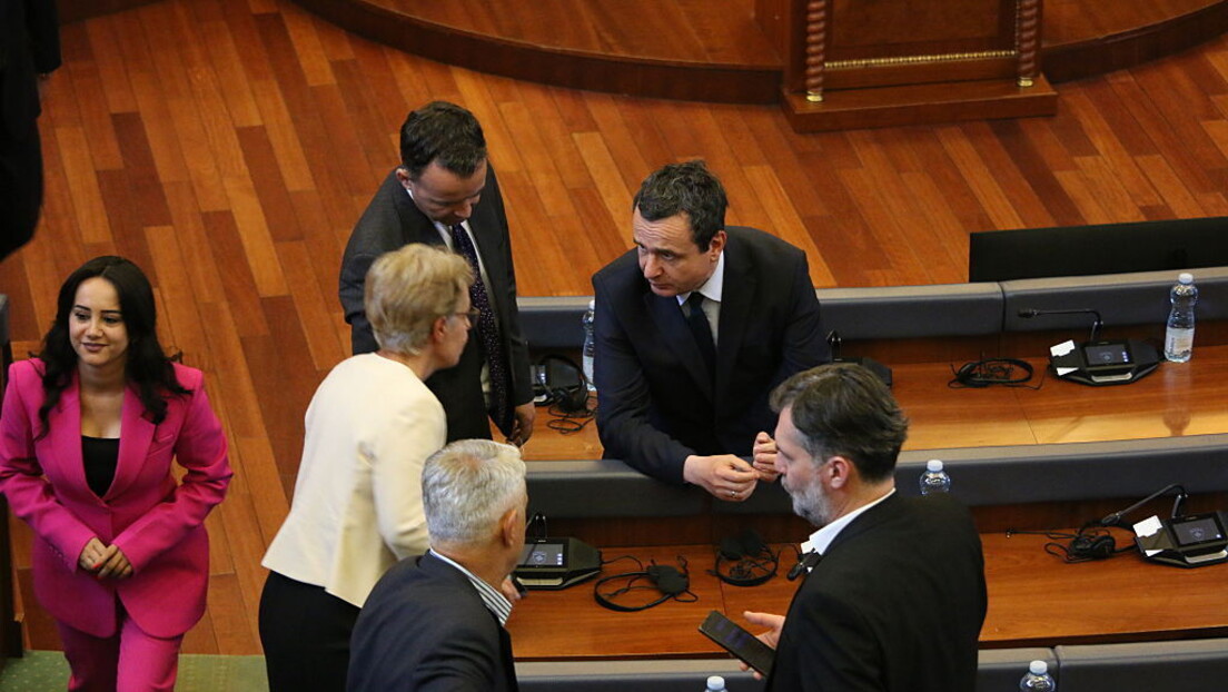 Prvih 100 dana Kurtijeve vlade u – ostavci: Glavna meta Srbi, umesto plata rastu mostovi u Mitrovici