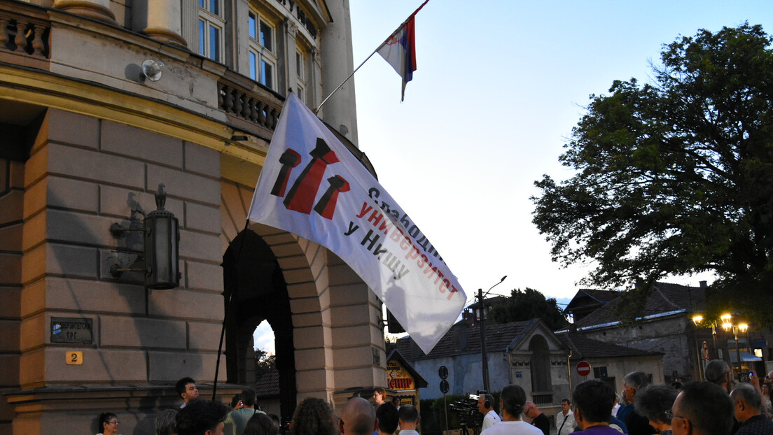 Protest u centru Niša, policija odblokirala Kulturni centar Beograda
