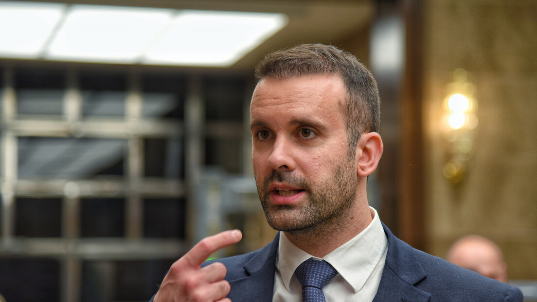 Milatović poziva na sednicu Saveta za odbranu, Spajić poručuje: Zauzet sam