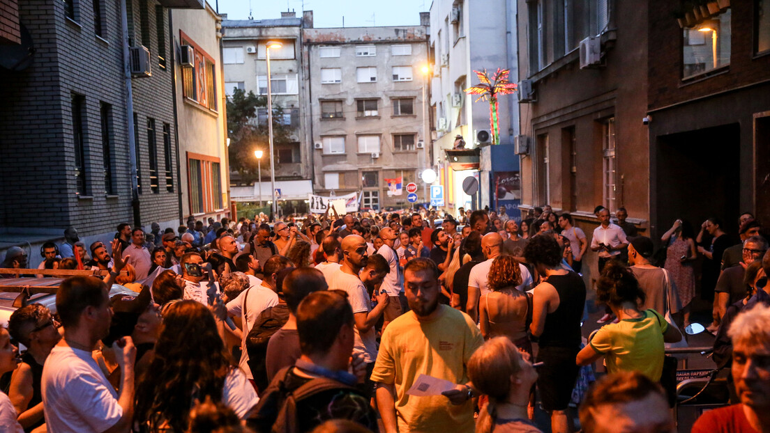 Reakcije zvaničnika na okupljanja ispred domova političkih neistomišljenika: To je nedopustivo