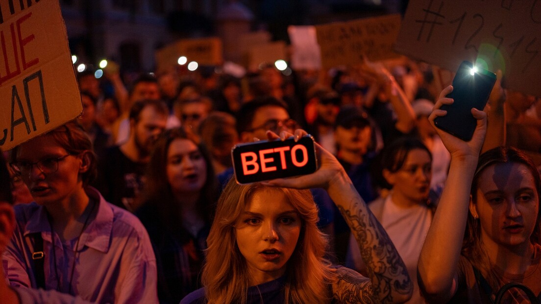 Podrška protestima u Kijevu iz američkog Kongresa: Zelenski je diktator, vreme je da ode