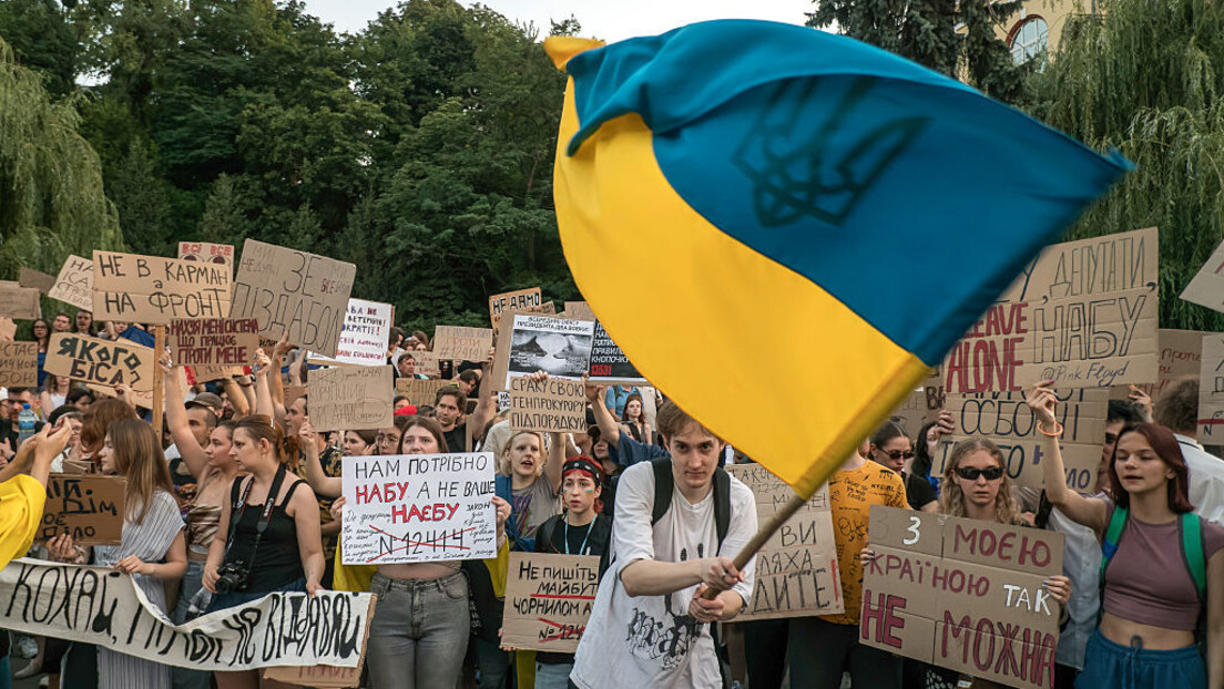Protesti u Ukrajini: Zapad, korupcija i Zelenski u borbi za politički život