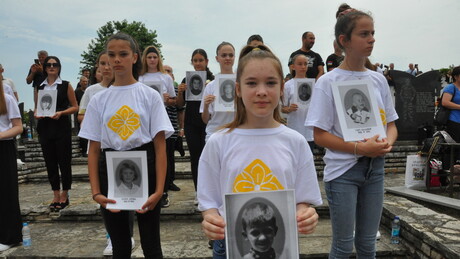 Kojić o postavljanju fotografija ubijenih Srba: Da pokažemo celom svetu i srpsko stradanje u Podrinju