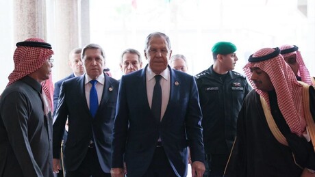 Lavrov: Rusija neće prihvatiti rešenje ukrajinske krize bez bezbednosnih garancija