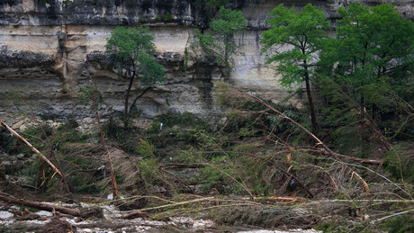 Broj žrtava poplava u Teksasu porastao na više od 50, među nestalima i 27 devojčica