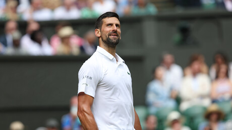 Ђоковић пао на меч лопту и све уплашио, па ушао у полуфинале Вимблдона!