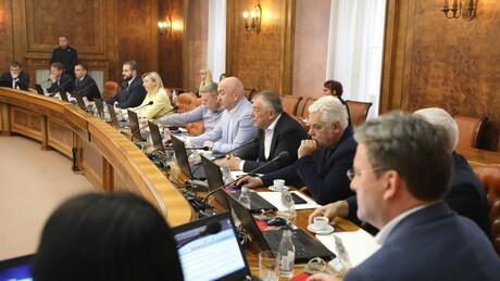 Влада Србије прогласила стање елементарне непогоде у пет градова и 11 општина