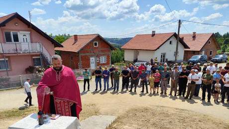 Između istorijskih činjenica o Srebrenici i propagande: Mediji i američka demokratija u BiH