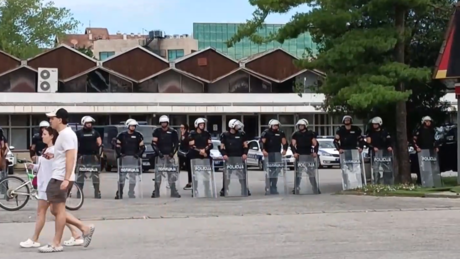 Студенти у блокади и јутрос покушавају да спрече испитни рок на Сајму у Новом Саду