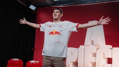 "Srpski Mesi" predstavljen u Lajpcigu, Maksimović zadužio dres "crvenih bikova"