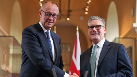 Britanski premijer o planu "koalicije voljnih" za Ukrajinu: Mirovne snage uključuju i kopnene trupe