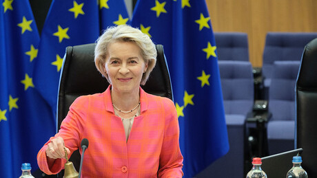 Koga predstavlja Ursula fon der Lajen: Lažna demokratija, za lažnu Evropu