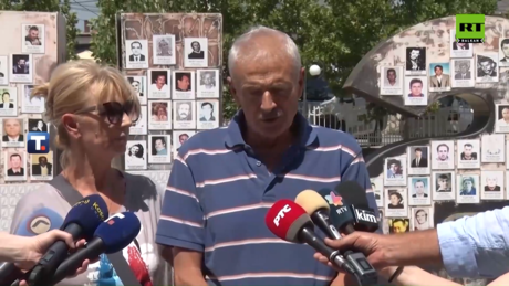 Родитељи посетили Поповића у затвору у Гњилану: Добро се држи, зна да није крив (ВИДЕО)