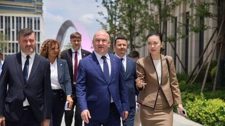 Popović se kineskim premijerom: Peking je najveći i najpouzdaniji partner Srbije