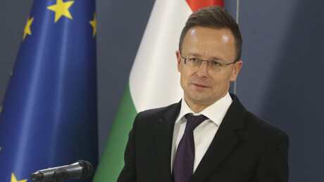 Sijarto: Tramp bi postigao veći uspeh po pitanju Ukrajine da nije bilo uplitanja Bajdena i EU