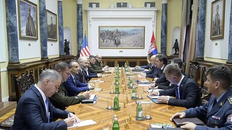 Gašić sa Bejkerom o unapređenju vojne saradnje Srbije i SAD