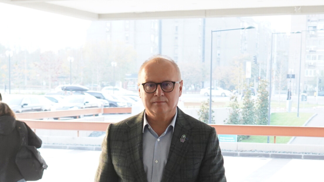 Operisan Goran Vesić
