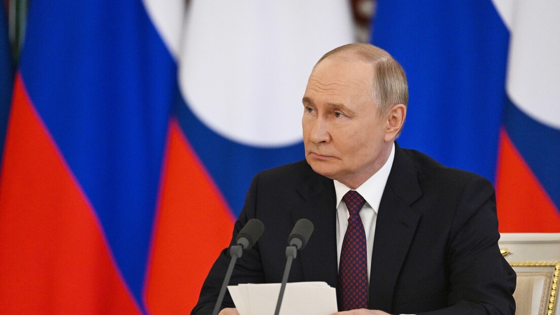 Putin i Zaharova povodom dana Vazdušno-desantnih snaga: Slavne tradicije žive u novim generacijama