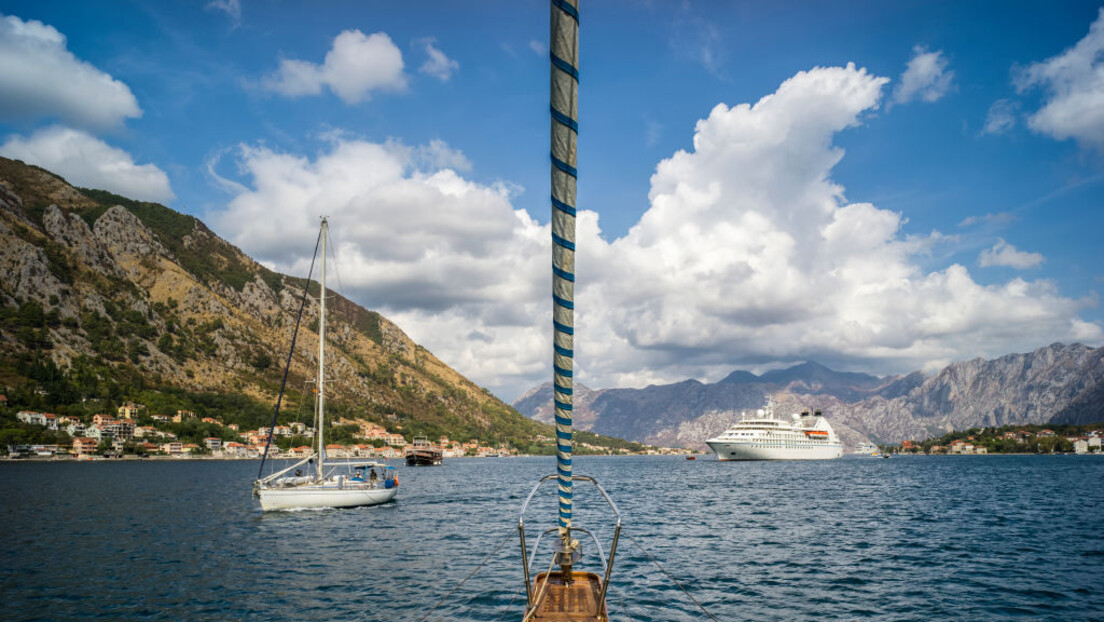 Britanci zbog duga zarobili teretni brod "Kotor"