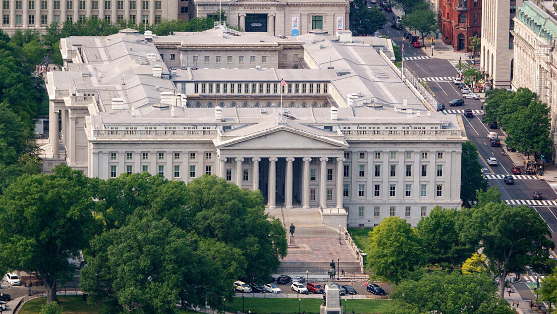У сусрет састанку на Аљасци: САД замрзле санкције Русији