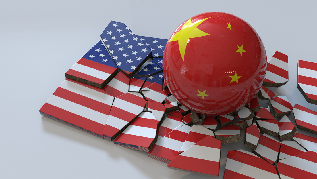 Кина против САД: Смирен став Пекинга и бес Скота Бесента