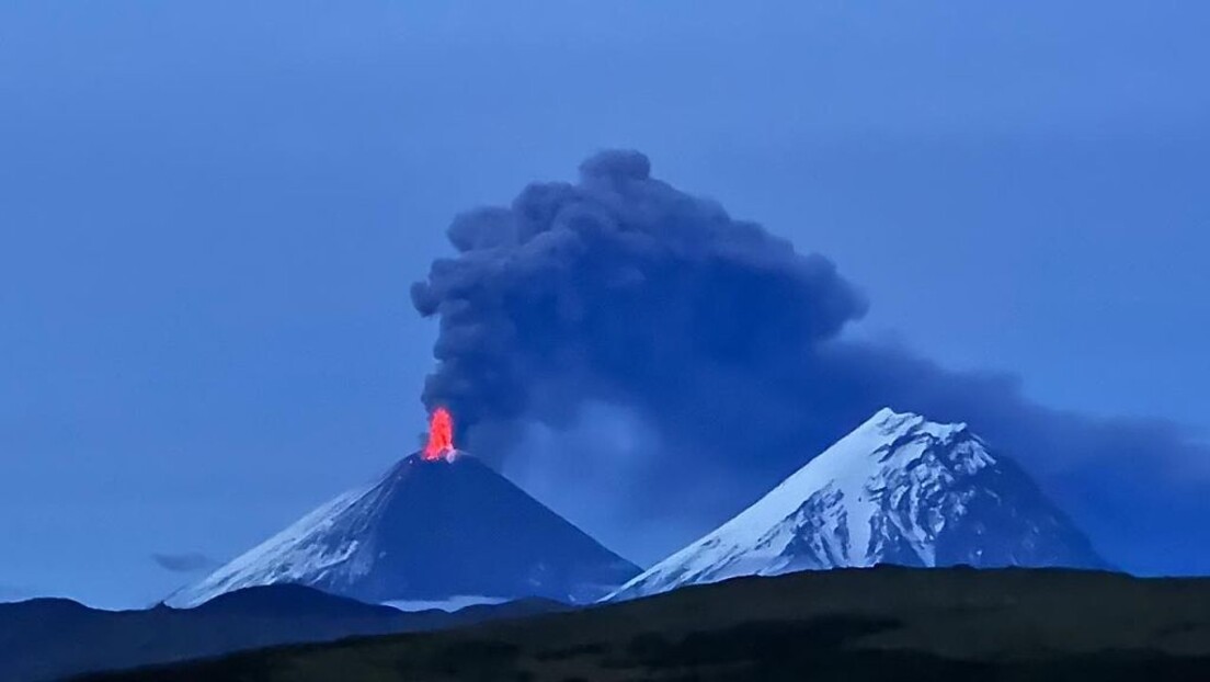 Zemljotres pogodio Kamčatku: Vulkan Ključevskoj izbacio stub pepela od osam kilometara