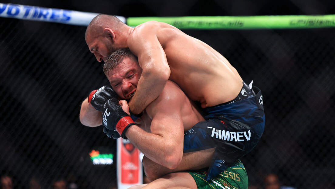 Kada te Rus obori na zemlju, nema ti spasa – Čimajev "oteo" šampionski pojas u srednjoj kategoriji