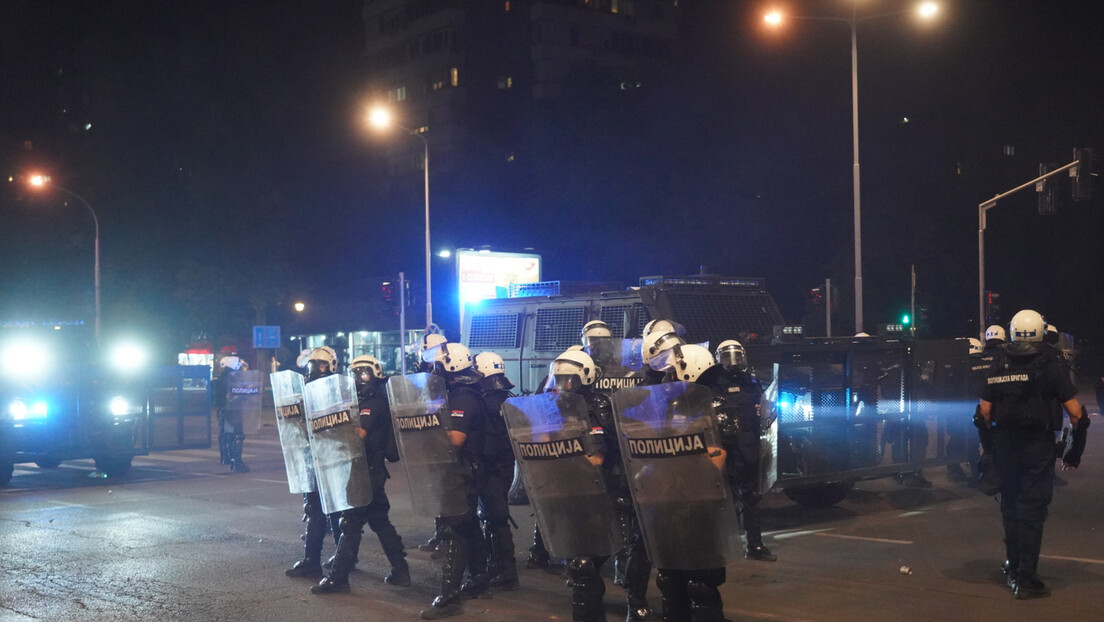 Протести у Србији и вечерас: Демонстрације у више градова