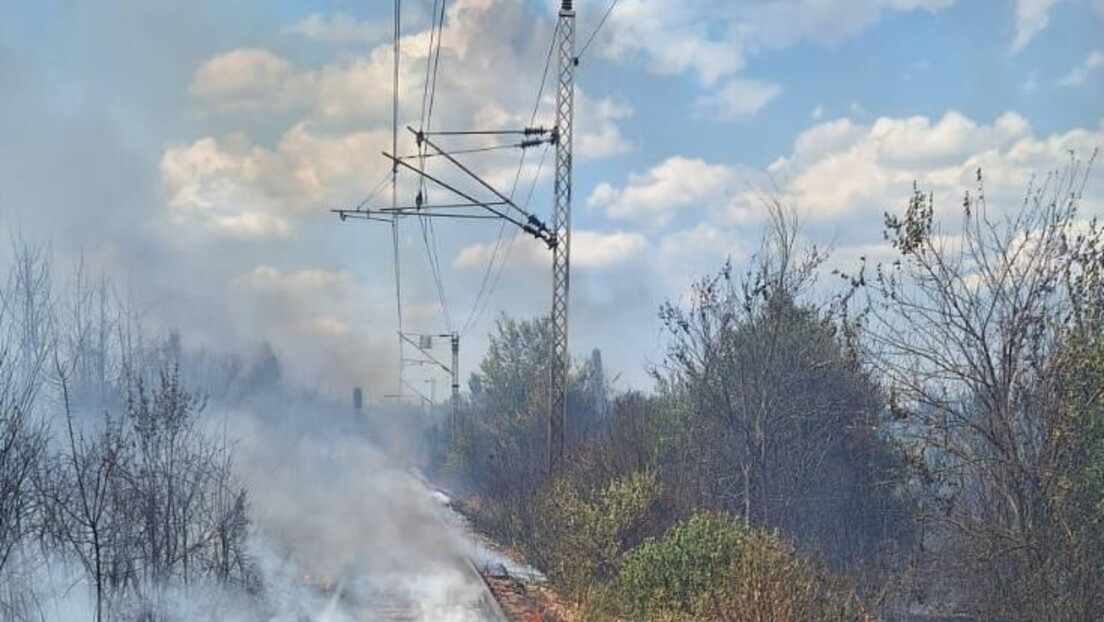 Zbog požara obustavljen železnički saobraćaj na deonici pruge Preševo – državna granica