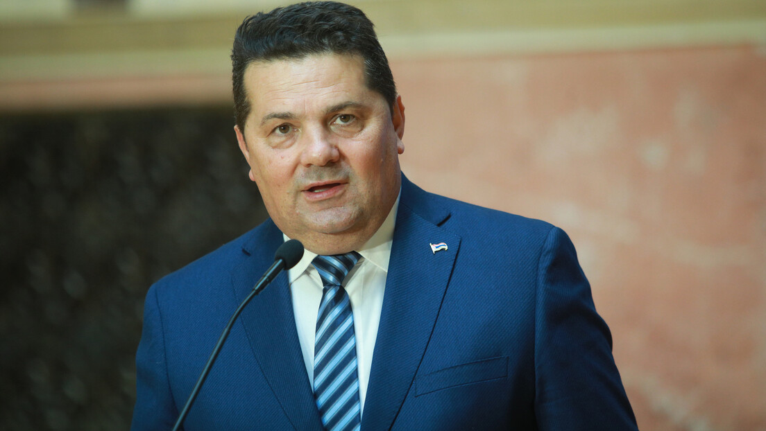 Стевандић о ситуацији у РС: Прво питање референдума је да ли народ прихвата Шмита или Додика